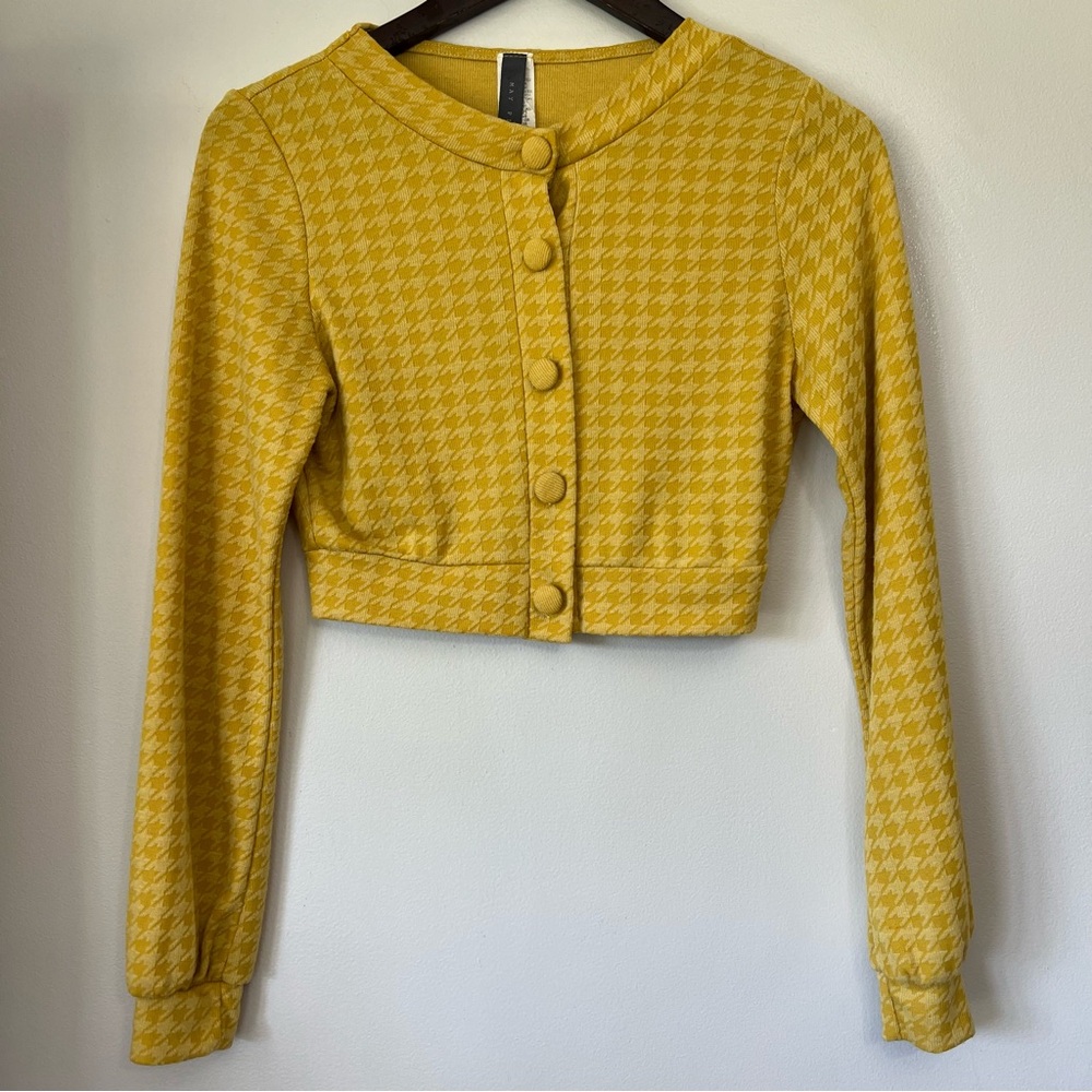 May Pink Yellow Houndstooth Cropped Cardigan Button Front Women’s Medium Artsy